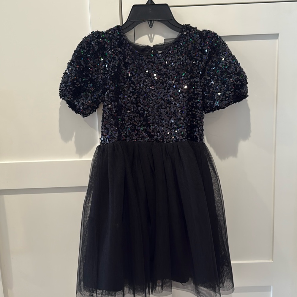 Black sequin girls dress size 7/8. Excellent condition